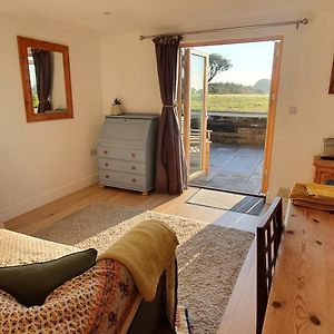 Apple Tree Barn - Converted Barn With Meadow Views Helston Exterior photo