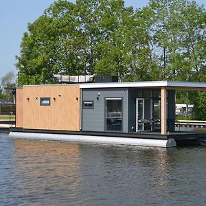 Apartamento Welcome In - Houseboat 'Riggelbrug Sneekermeer' - Paviljoenwei 4 - Sneek Offingawier Exterior photo