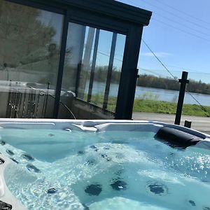 Apartamento Jacuzzi Et Vue Sur Loire - Maison D'Hotes L'Odyssee La Chapelle-sur-Loire Exterior photo