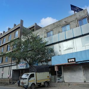Oyo Flagship Hotel Classic Square Pune Exterior photo