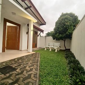 Breeze Villa In Hokandara Bokundara Exterior photo
