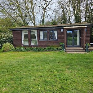 Remarkable 1-Bed Cabin In Dunmow Great Dunmow Exterior photo