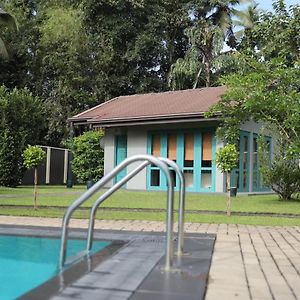 J Villa Gampaha Exterior photo