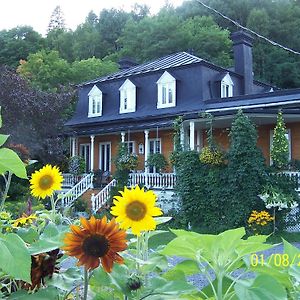 Hotel Auberge Du Sault-A-La-Puce Chateau Richer Exterior photo