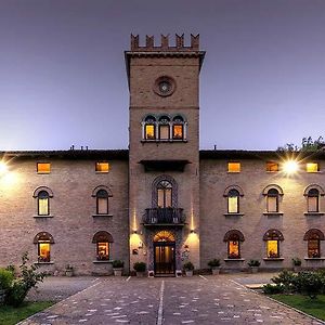 Hotel Castello Módena Exterior photo