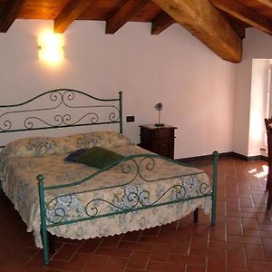 La Meridiana Casale Bed and Breakfast Pignone Exterior photo