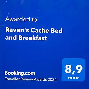Raven'S Cache Bed And Breakfast Ganges Exterior photo
