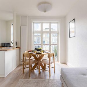 Apartamento Cozy & Bright Flat In Peaceful Area Copenhague Exterior photo