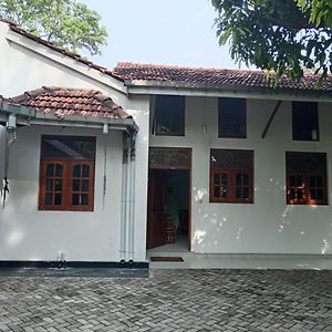 Apartamento Shalom Residencies Negombo Exterior photo