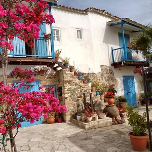 Traditional House In Pera Exterior photo