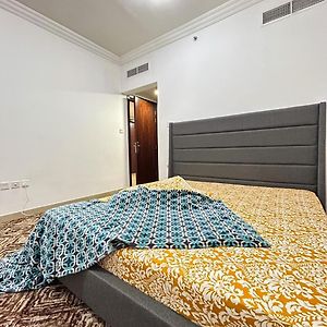 Cozy Shared Apartment At Heart Of Sharjah Exterior photo
