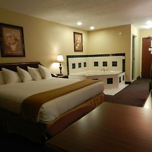 Luxury Inn & Suites Troy Room photo