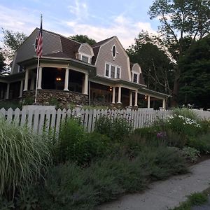 Hilltop House Bed & Breakfast Bed and Breakfast Amenia Exterior photo