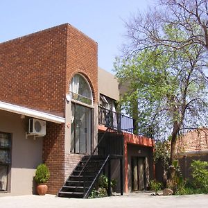 Arista Guesthouse Bloemfontein Exterior photo