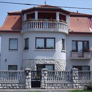 Hotel Sasi Panzió 2 Esztergom Exterior photo