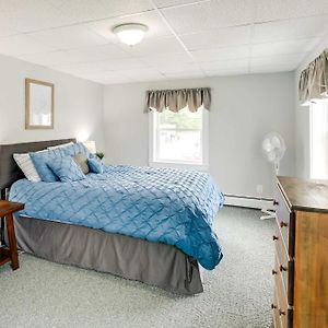 Chic And Central Apartment About 6 Mi To Sebec Lake! Dover-Foxcroft Exterior photo