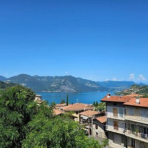 Appartamento Toscanini - Lake View With Terrace Sale Marasino Exterior photo