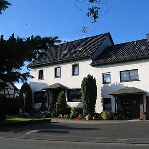 Hotel Haus Claudia Müllenbach Exterior photo