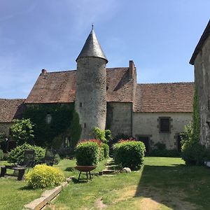 Chateau Mareuil Bed and Breakfast Brigueuil-le-Chantre Exterior photo