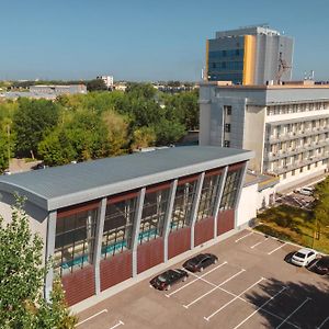 Hotel Cosmonaut Karagandy Exterior photo