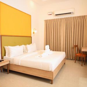 Kenth Hari Resort Dhaulpur By Shrigo Hotels Exterior photo