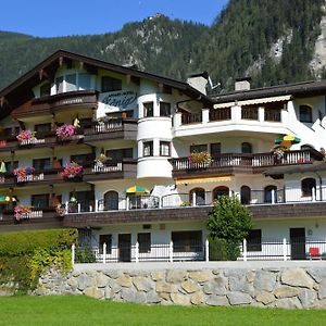 Apparthotel Konig Mayrhofen Exterior photo