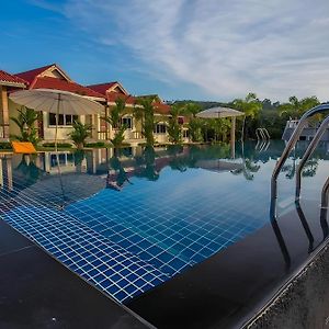 Phuket Airport Villa Exterior photo