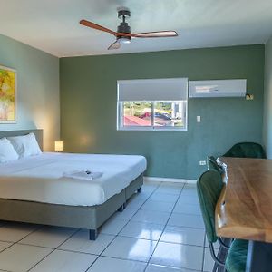 Talk Of The Town Inn & Suites - St Eustatius Oranjestad  Exterior photo
