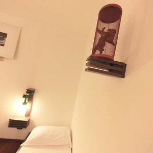 Dopa Hostel Bolonia Room photo