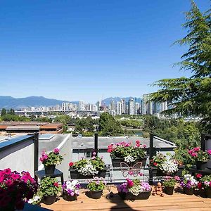 Billion Dollar Views In A Beautiful Fairview Slopes Heritage House Vancouver Exterior photo