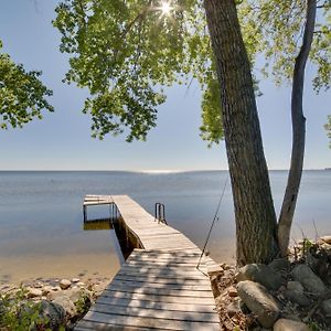 Cozy Cottage With 600 Of Green Bay Frontage And Dock! Oconto Exterior photo
