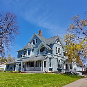 Hotel Andy'S Blue House Charlottetown Exterior photo