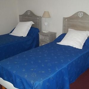 Domaine Saint-Louis Bed and Breakfast Carcasona Room photo