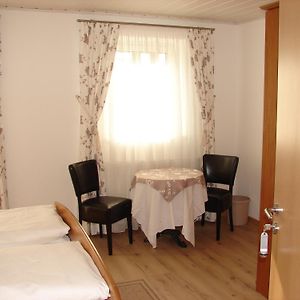 Hotel Gasthaus Zur Traube Winterrieden Room photo