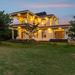 Alaya Stays Raga 2Bhk Farmstay With An Entertainment Lounge Sohna Exterior photo