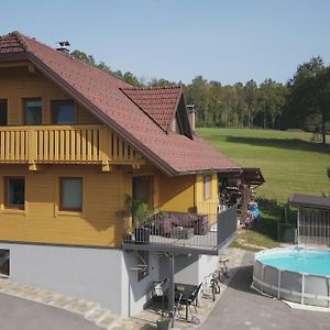 Apartamento Snoopy House Zuzemberk Exterior photo