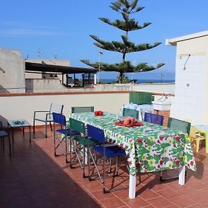 Villetta Con Terrazza Sul Mare Santa Margherita Marina Mesina Exterior photo