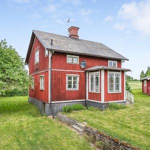 Charming And Rural Cottage In Ockelbo Exterior photo
