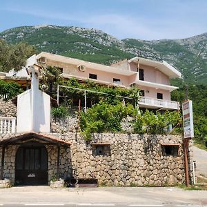 Hotel Samo Skrenes Brezani Exterior photo