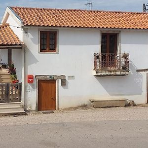 Casa Do Soto Hostal Milhão Exterior photo