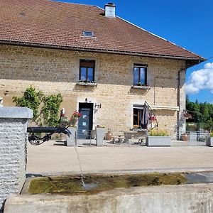 Apartamento Location A La Ferme Entre Lacs Et Montagnes "Chez Papy" Exterior photo