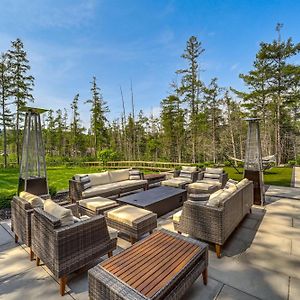 Chic Bellaire Home With Outdoor Kitchen On Clam Lake Exterior photo