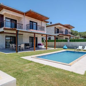 Villa W Pool And Garden 10 Min To Beach In Foca Esmirna Exterior photo