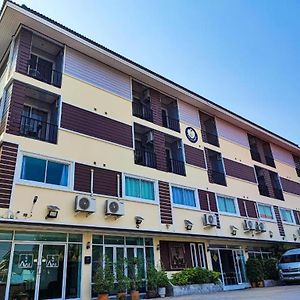 Hotel The Avail Phra Nakhon Si Ayutthaya Exterior photo