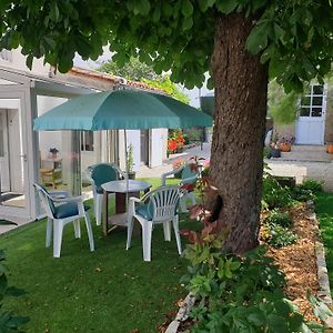 Tusson, Charente - Bed&Breakfast - Large King Room Exterior photo