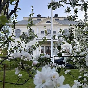 Apartamento Laegenhet I Sekelskifteshus Härnösand Exterior photo