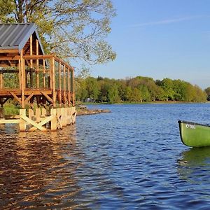 Lacustra Cabanes accessibles en canoé et Chalets tout confort Flayat Exterior photo