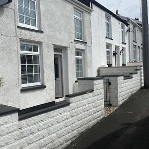 Tydfil Retreat - 3 Bedroom Cozy House Merthyr Tydfil Exterior photo