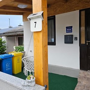 Apartment Lela - Self Check-In And Check-Out Otočac Exterior photo