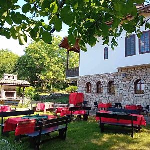 Hotel Bolyarska Kesta Za Gosti Pri Strangata Arbanasi Exterior photo